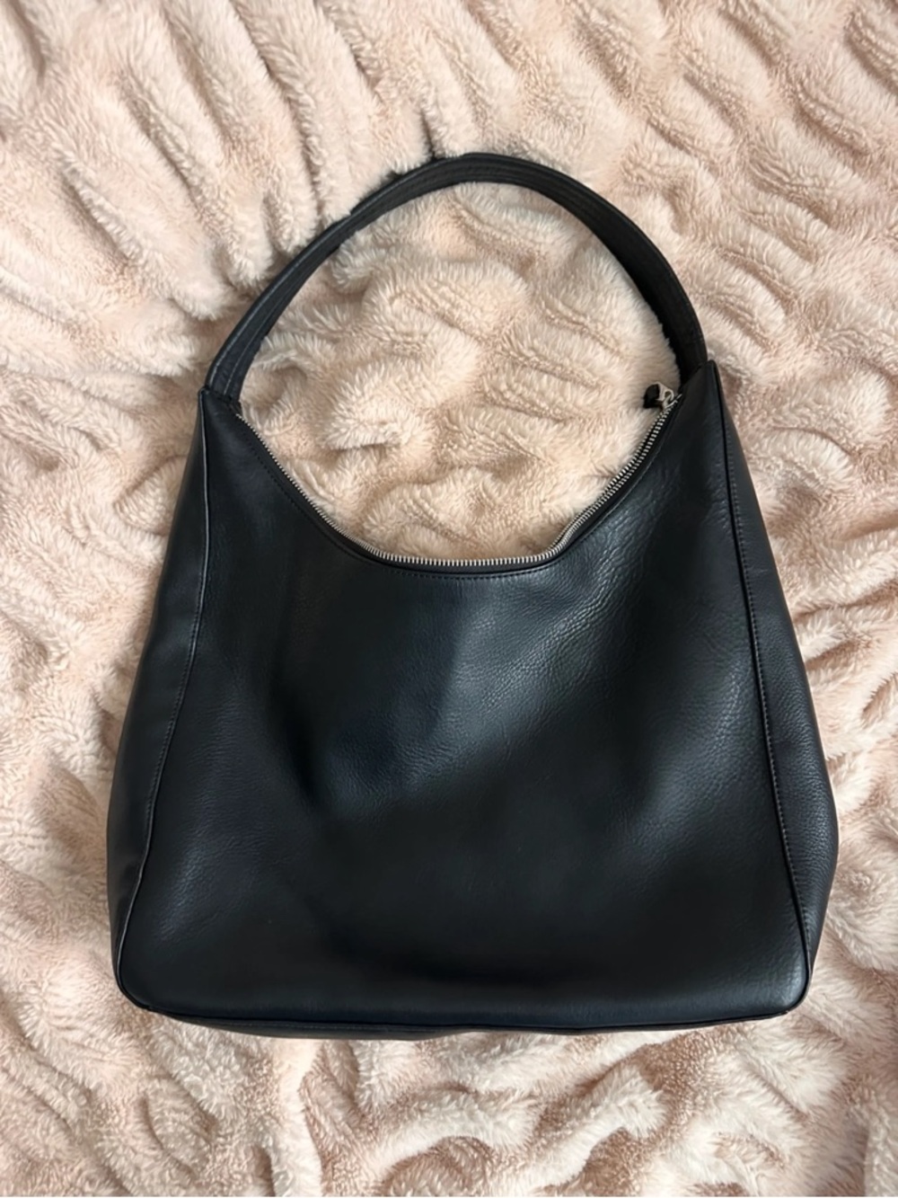 ISO BAGGU Deadstock Leather Shoulder Bag